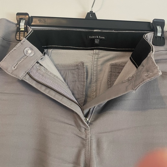 Violets & Roses Gray Pants/Slacks - Picture 3 of 6